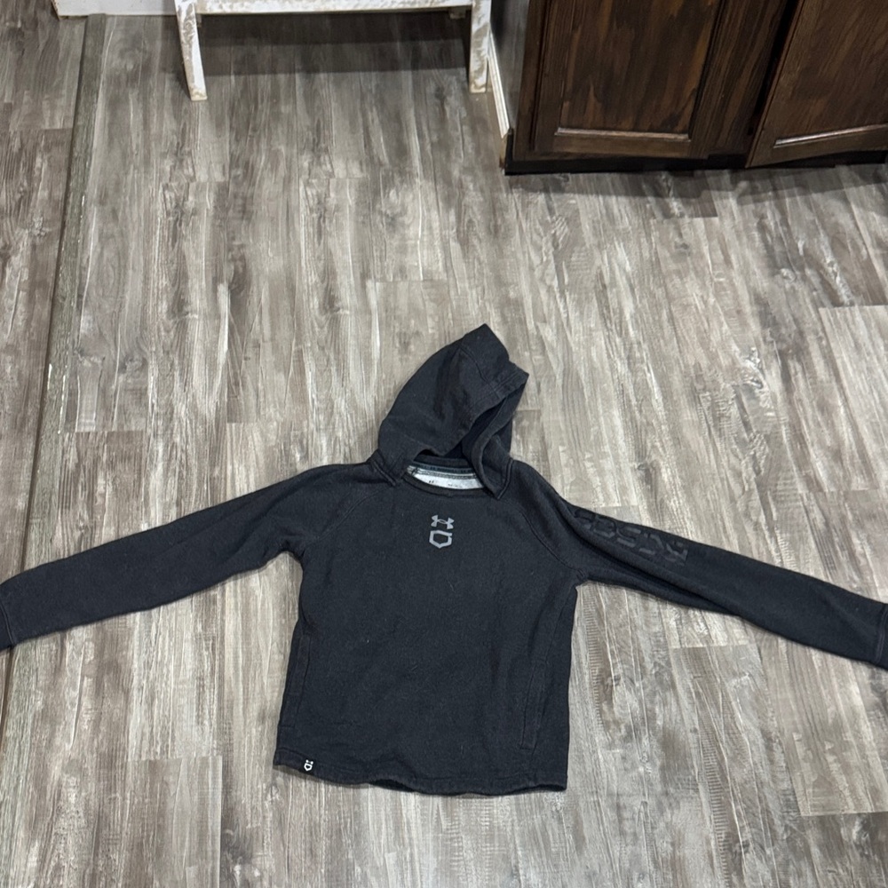 Black Under Armour  Sweatshirt
